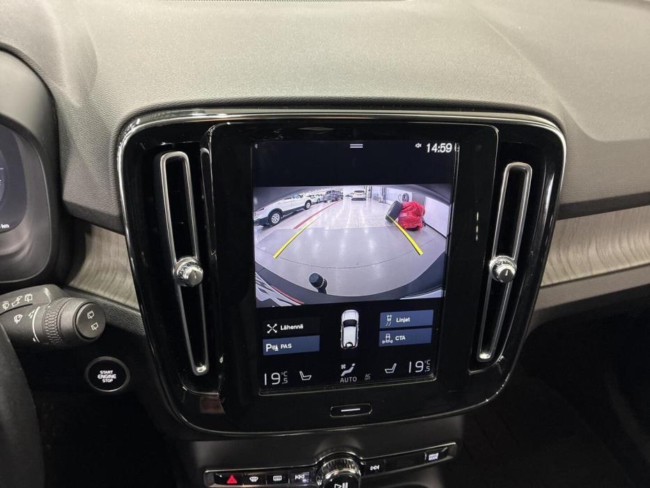 VOLVO XC40 2020