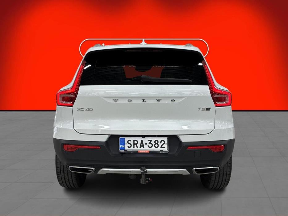 VOLVO XC40 2020