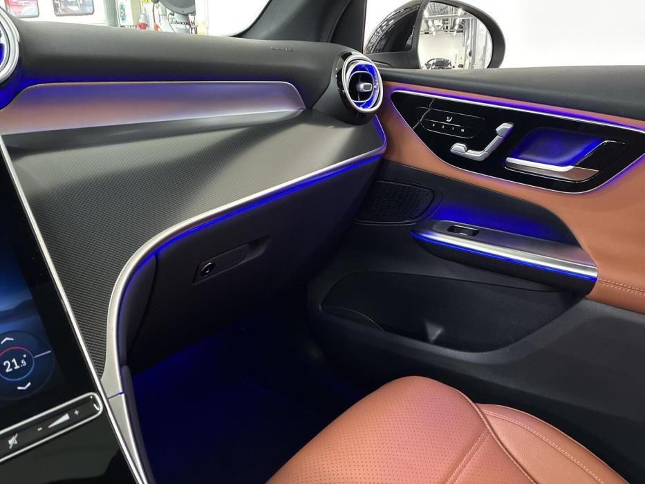 MERCEDES-BENZ GLC 2025