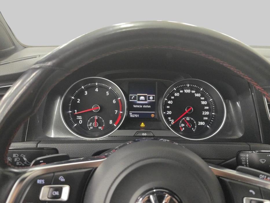 VOLKSWAGEN Golf 2014