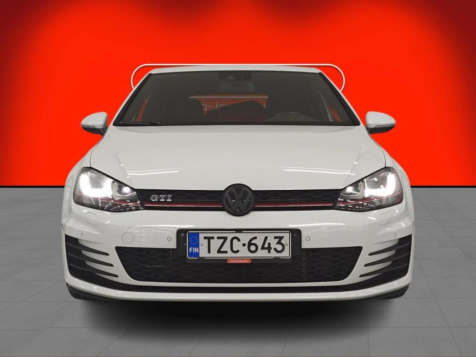 VOLKSWAGEN Golf 2014