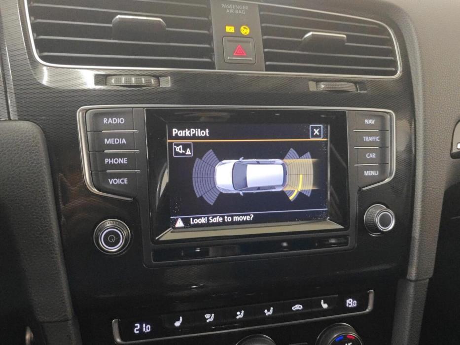 VOLKSWAGEN Golf 2014