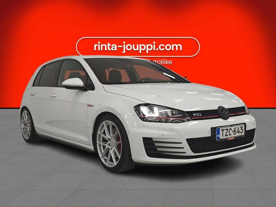 VOLKSWAGEN Golf 2014