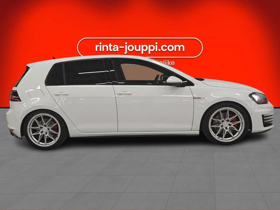 VOLKSWAGEN Golf 2014