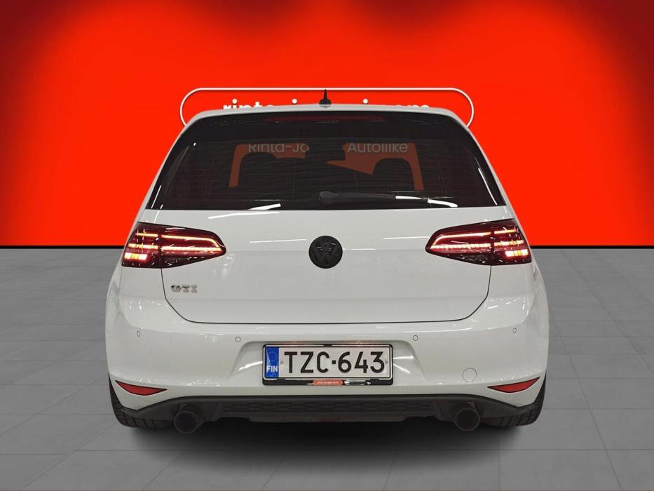 VOLKSWAGEN Golf 2014