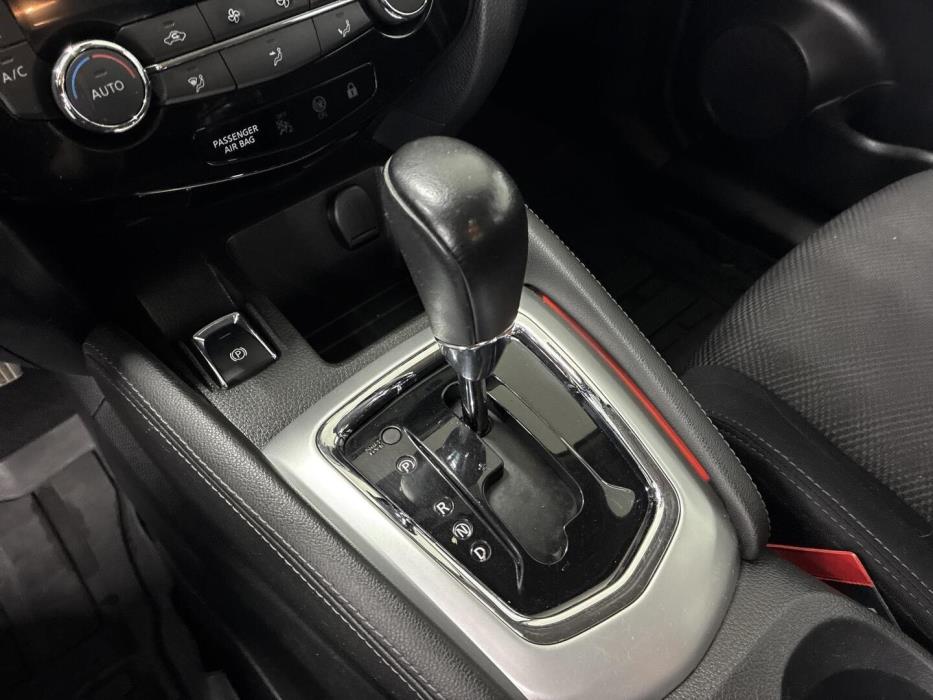 NISSAN Qashqai 2015