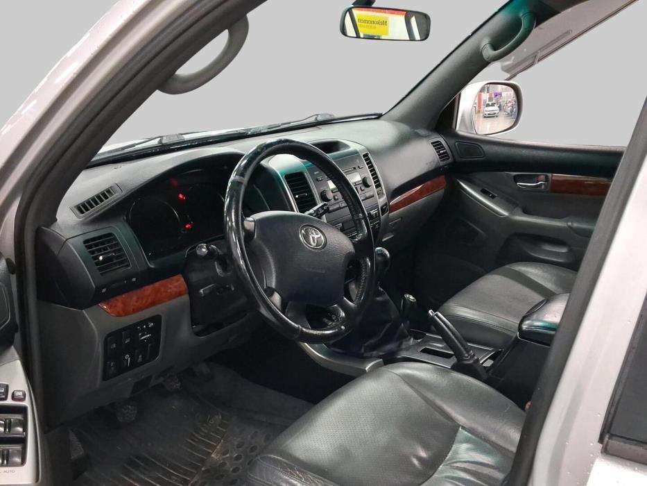 TOYOTA Land Cruiser 2005