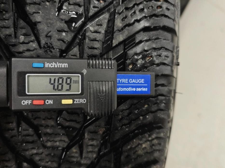 VOLKSWAGEN Caddy 2013