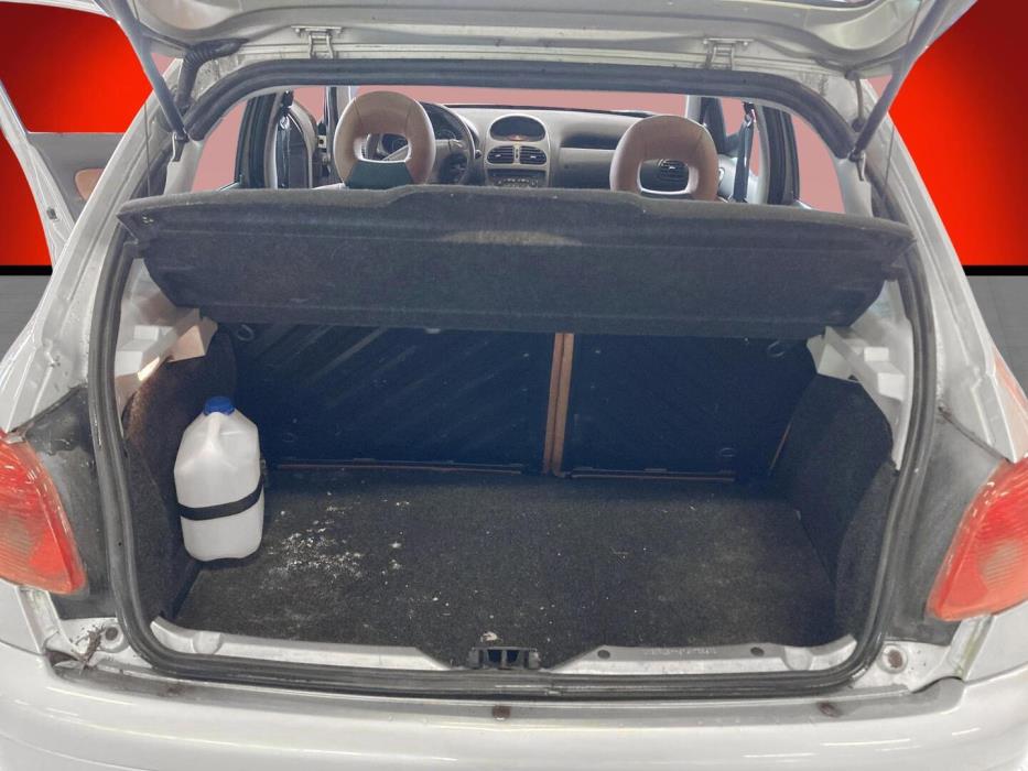 PEUGEOT 206 2004