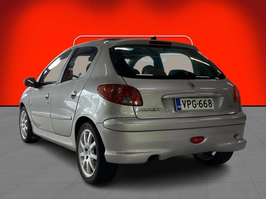 PEUGEOT 206 2004
