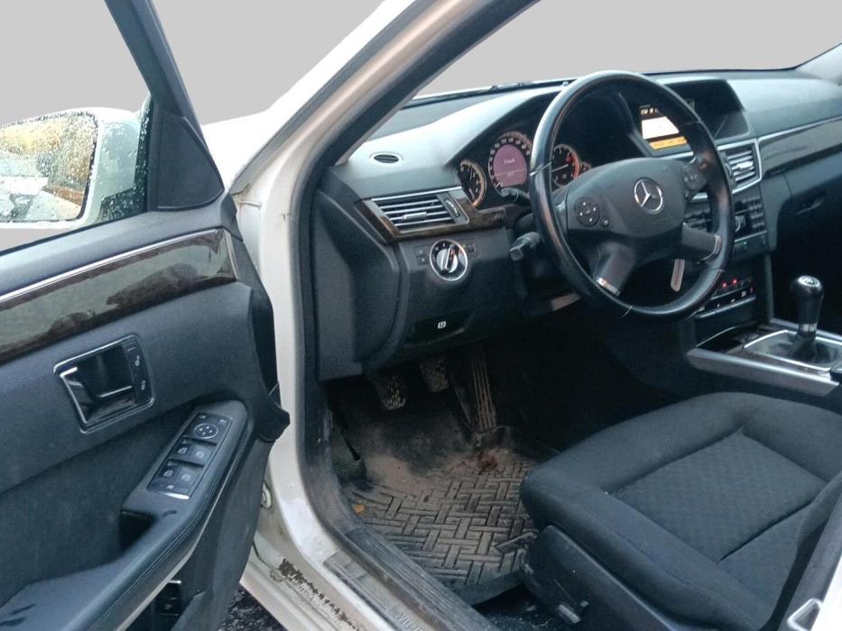MERCEDES-BENZ E 2011