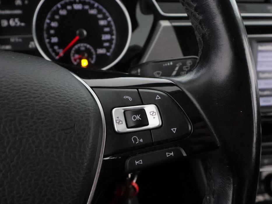 VOLKSWAGEN TOURAN 2017