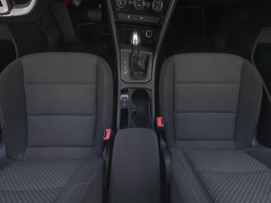 VOLKSWAGEN TOURAN 2017