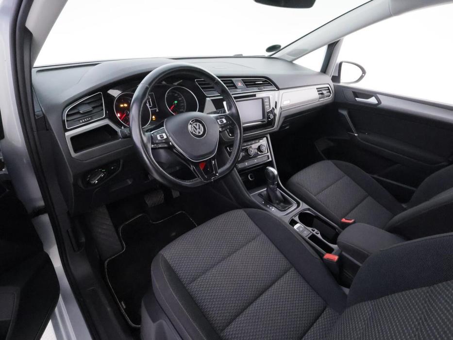 VOLKSWAGEN TOURAN 2017