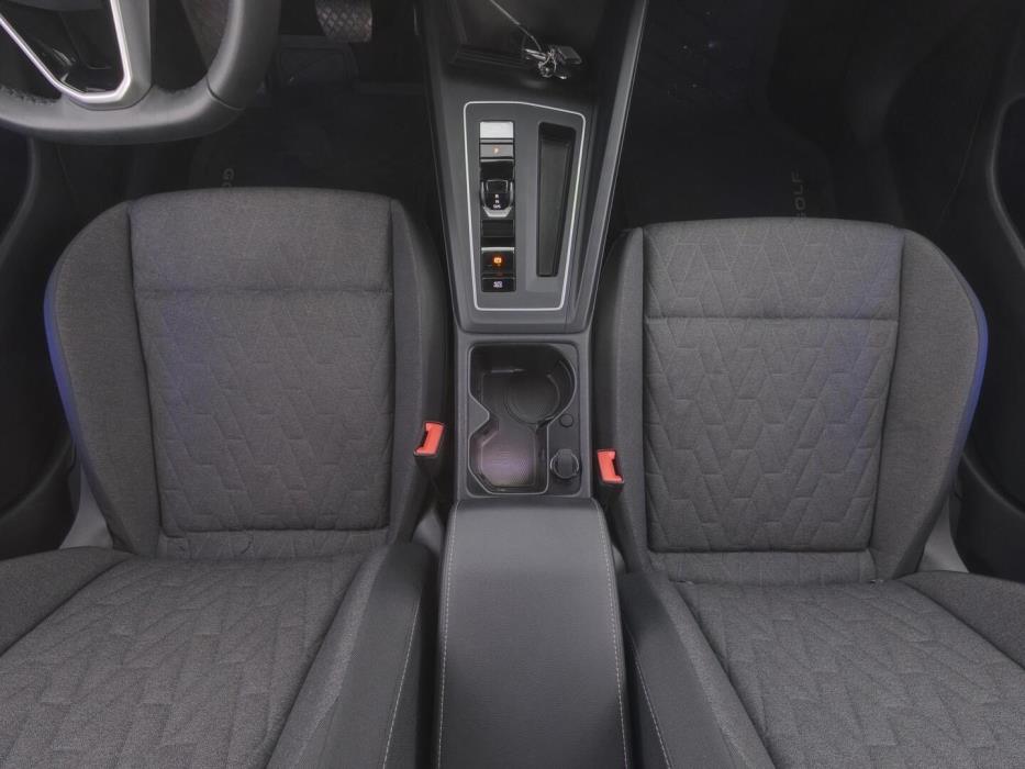 VOLKSWAGEN GOLF 2025