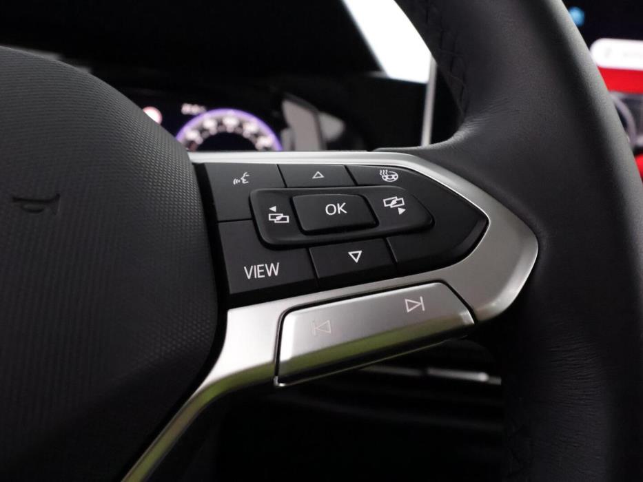 VOLKSWAGEN GOLF 2025