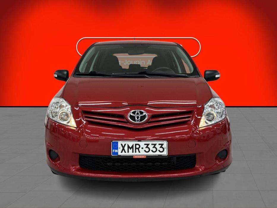 TOYOTA Auris 2011