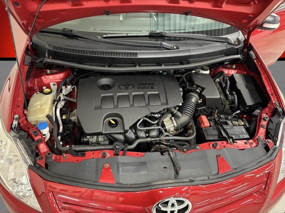 TOYOTA Auris 2011