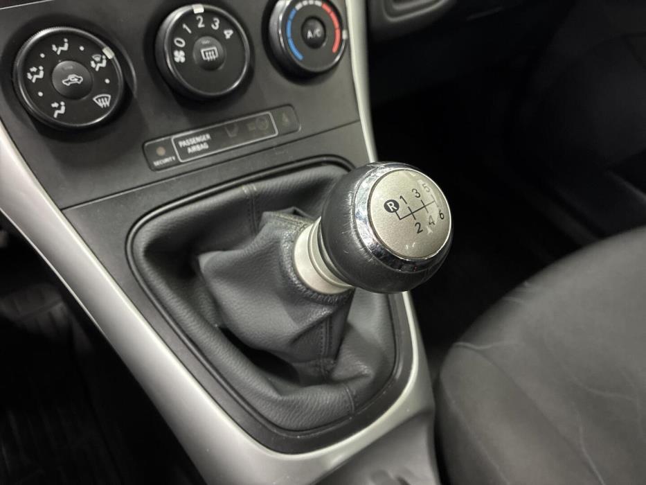 TOYOTA Auris 2011