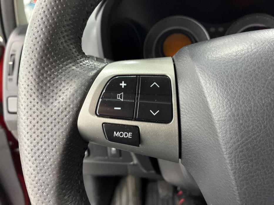 TOYOTA Auris 2011
