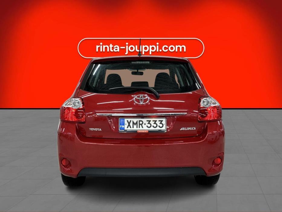 TOYOTA Auris 2011