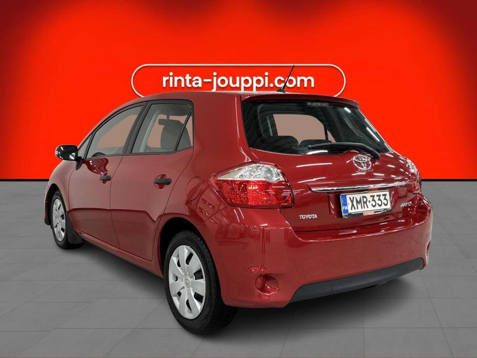 TOYOTA Auris 2011