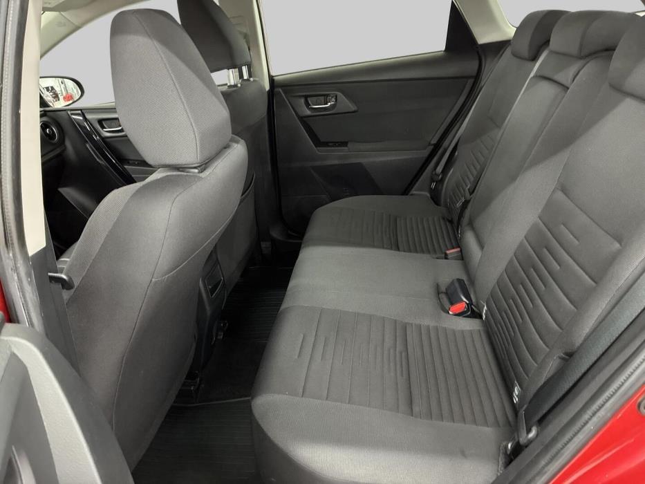 TOYOTA Auris 2015