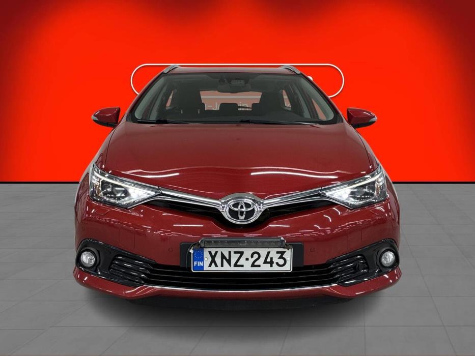 TOYOTA Auris 2015