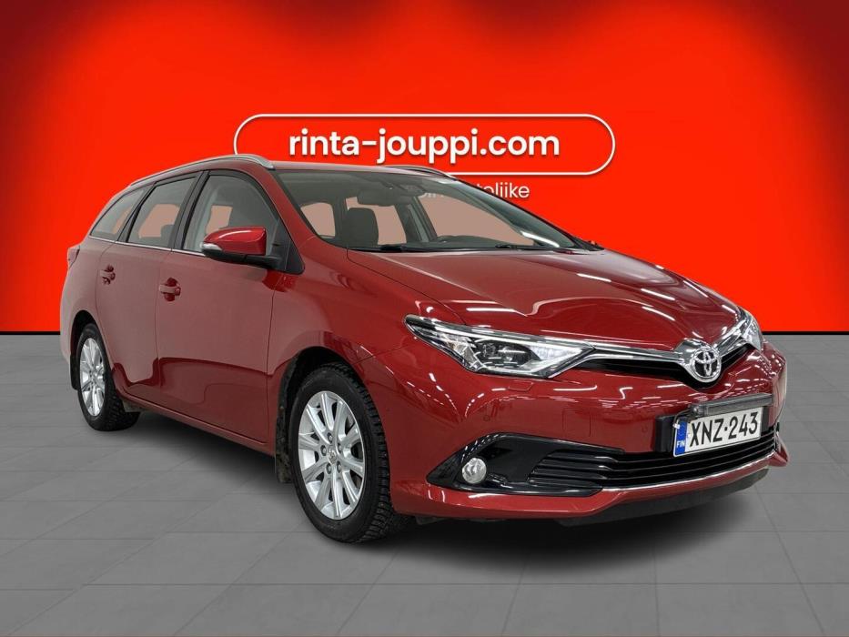 TOYOTA Auris 2015