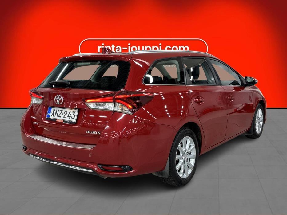 TOYOTA Auris 2015