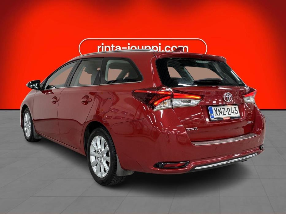 TOYOTA Auris 2015