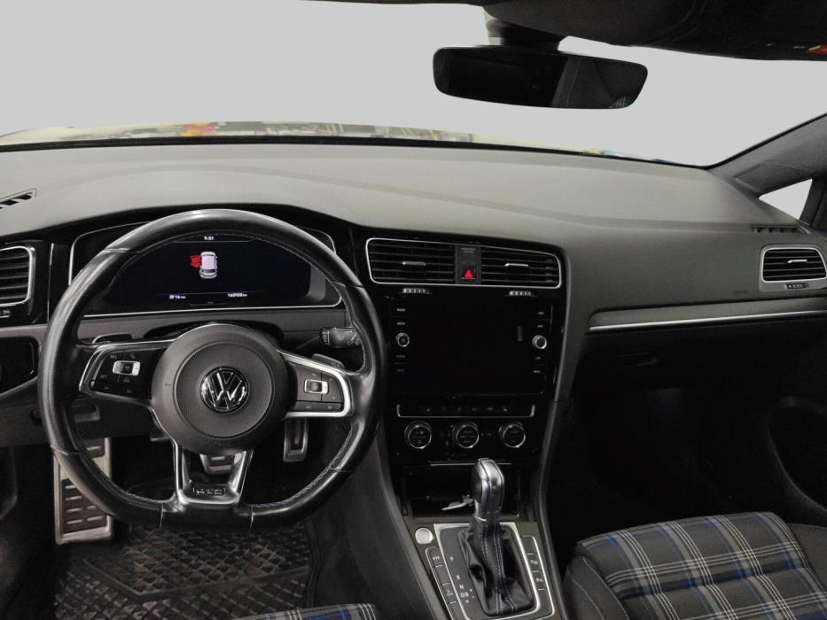 VOLKSWAGEN Golf 2018