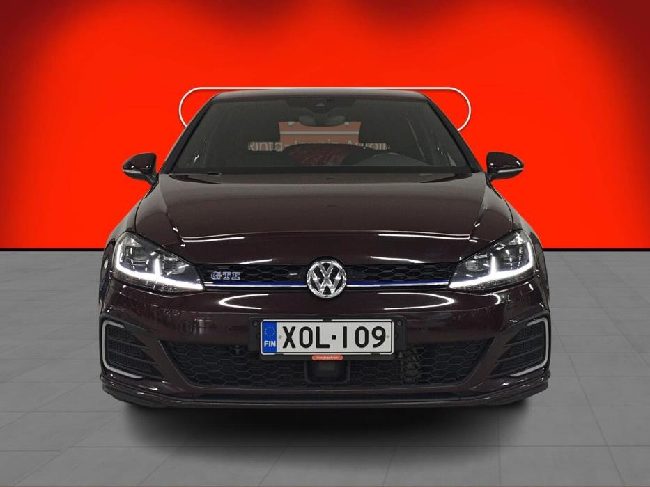 VOLKSWAGEN Golf 2018