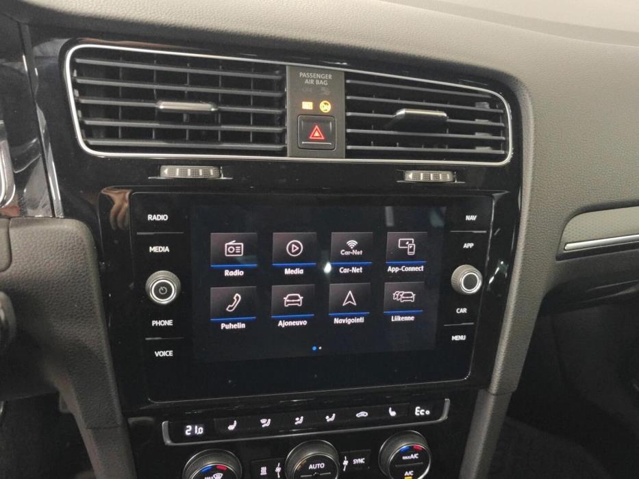 VOLKSWAGEN Golf 2018
