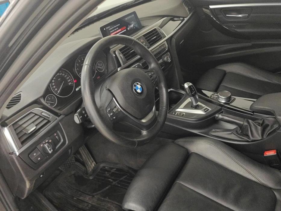 BMW 330 2018