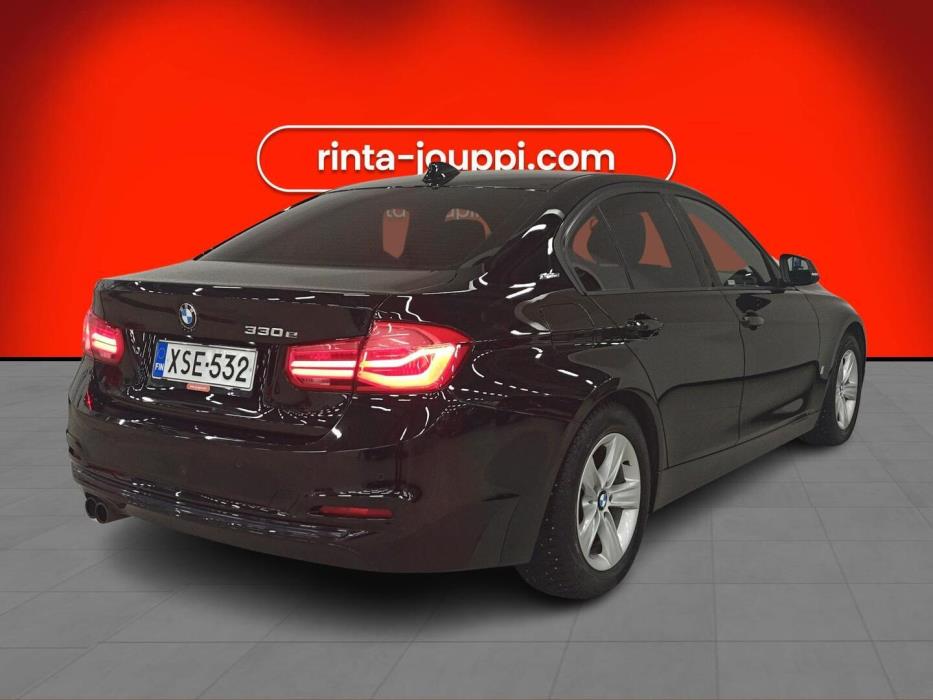 BMW 330 2018