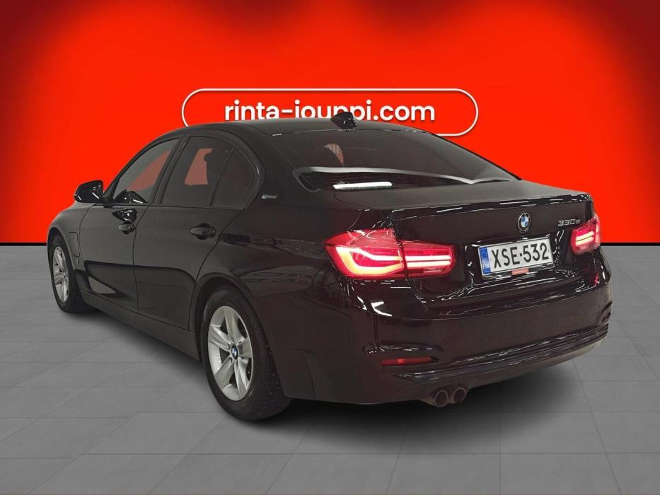 BMW 330 2018