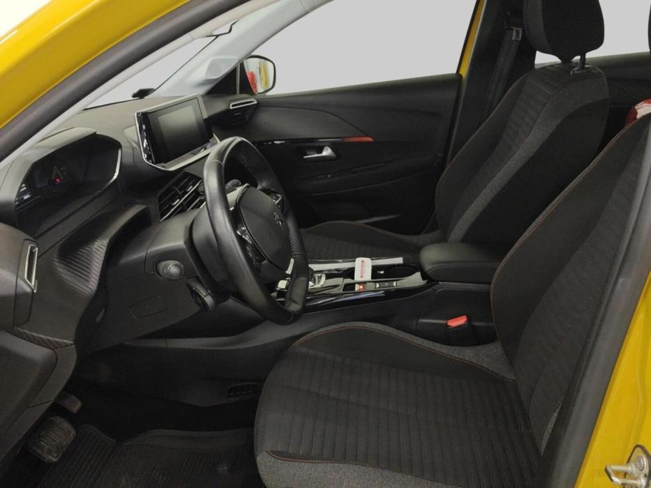 PEUGEOT e-208 2021