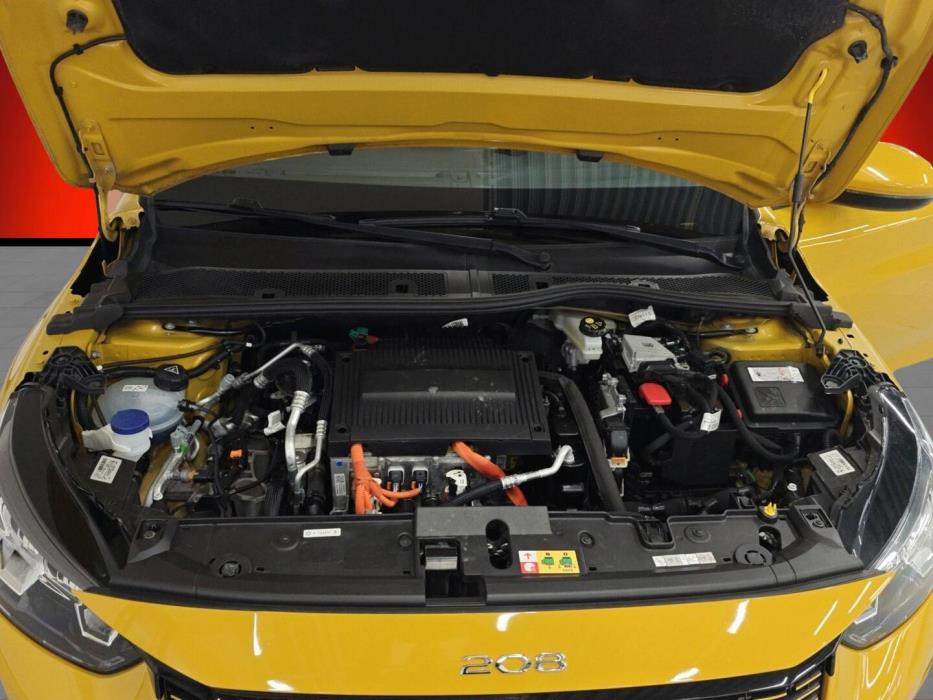 PEUGEOT e-208 2021