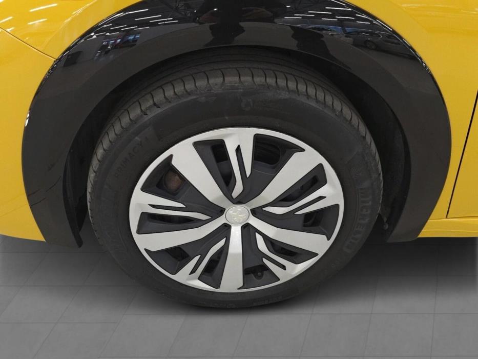 PEUGEOT e-208 2021