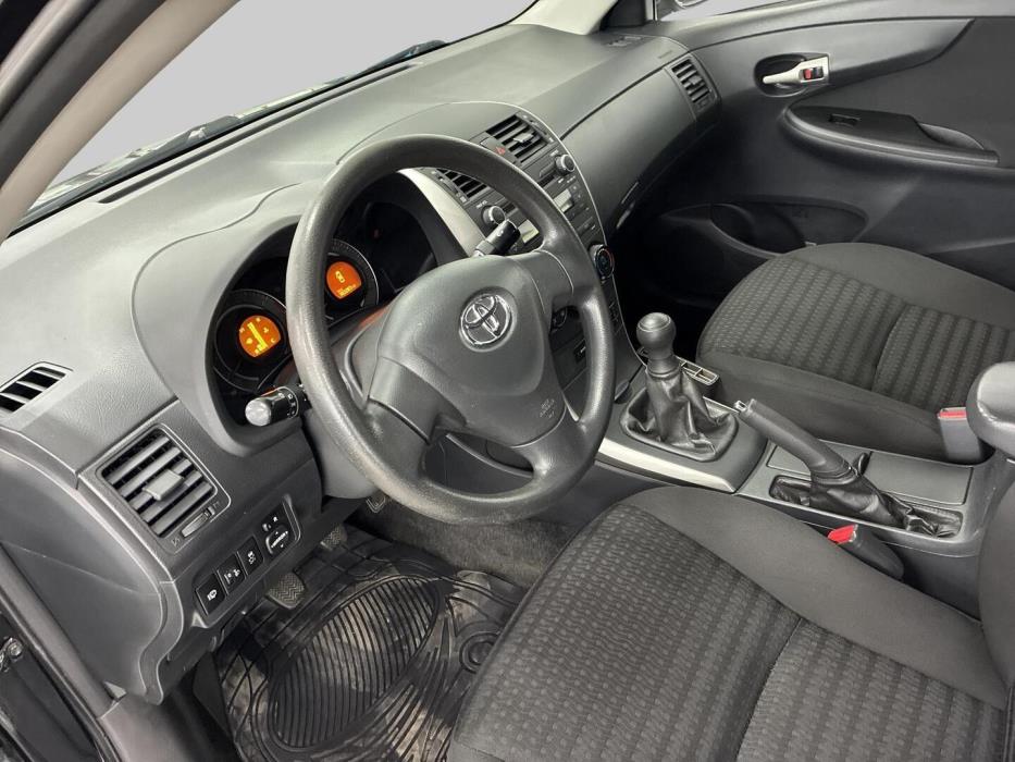 TOYOTA Corolla 2009