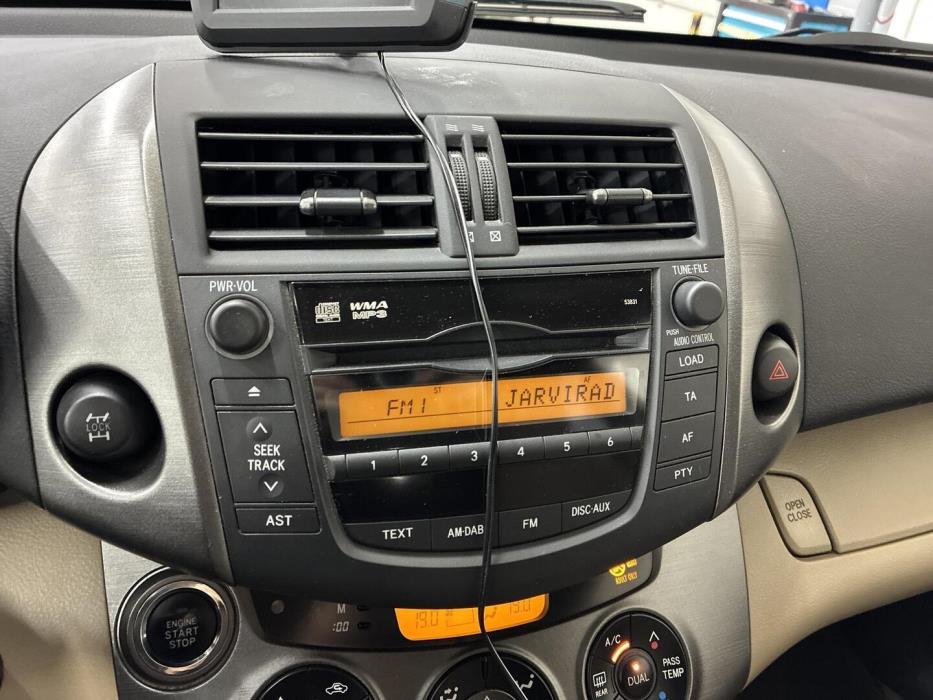 TOYOTA RAV4 2009