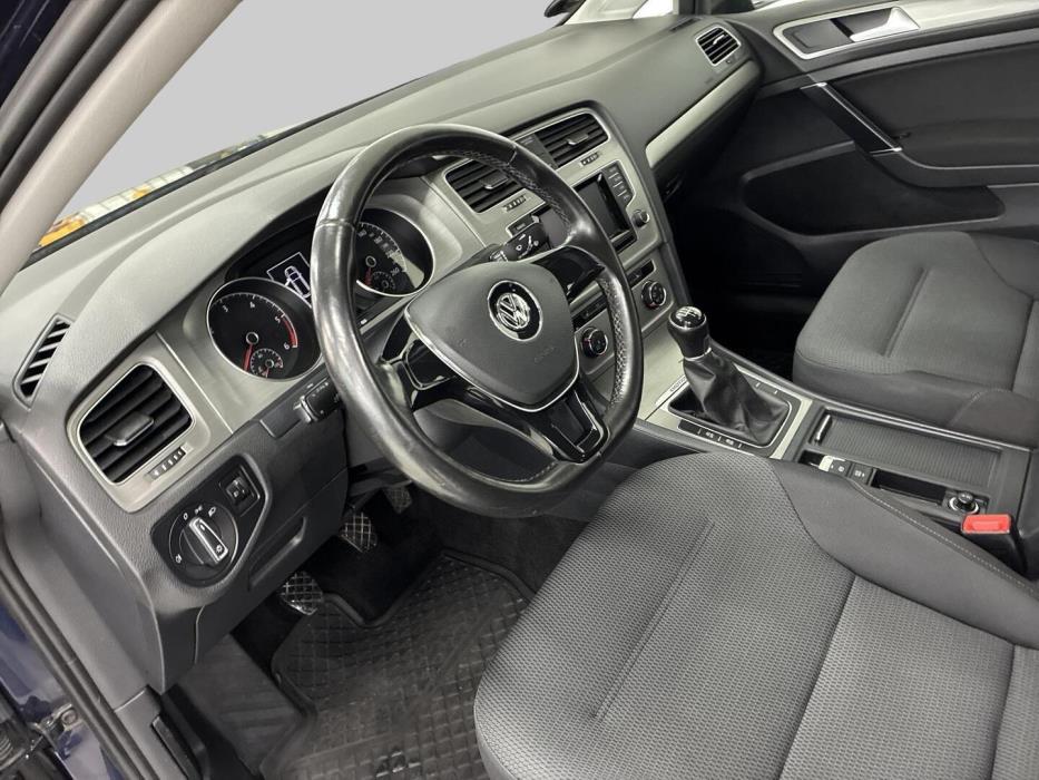 VOLKSWAGEN Golf 2014