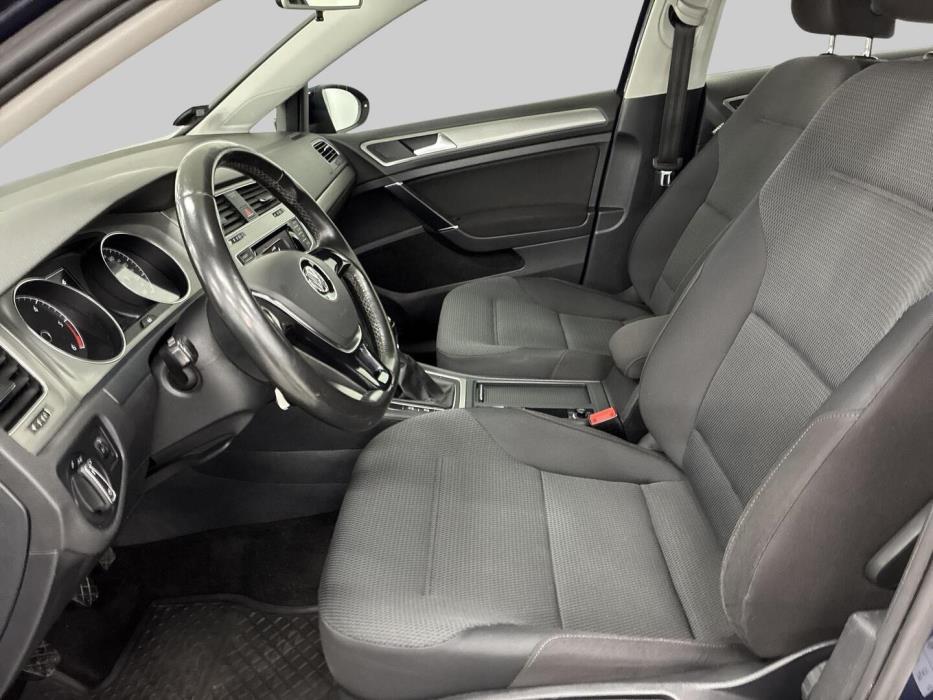 VOLKSWAGEN Golf 2014