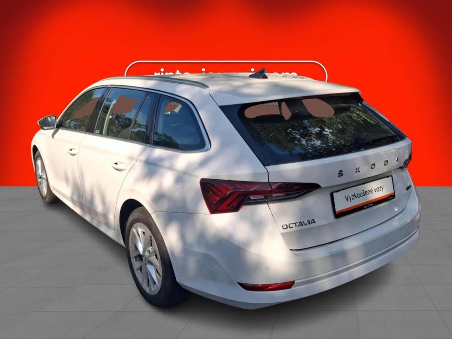 SKODA OCTAVIA 2023