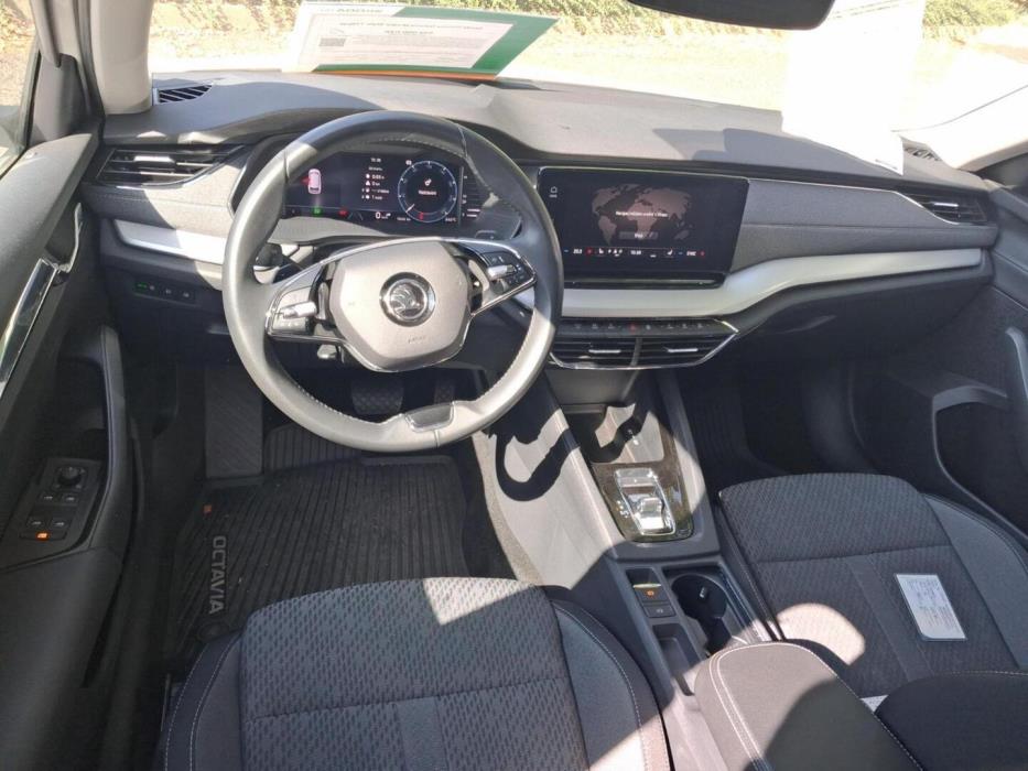 SKODA OCTAVIA 2023