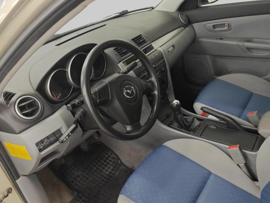 MAZDA Mazda3 2004