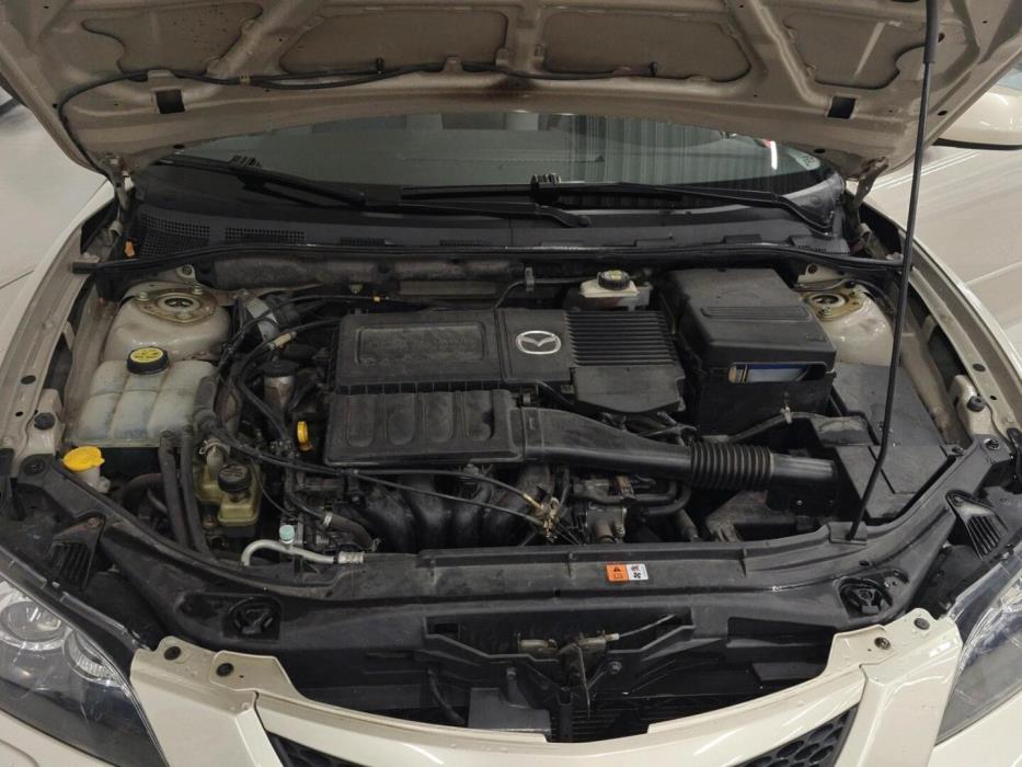 MAZDA Mazda3 2004