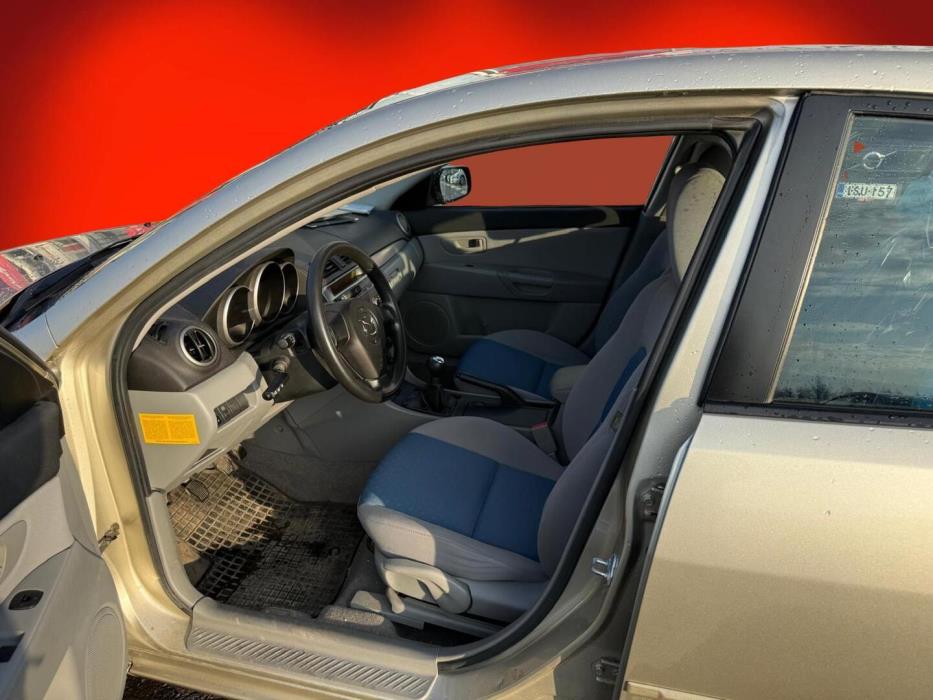 MAZDA Mazda3 2004