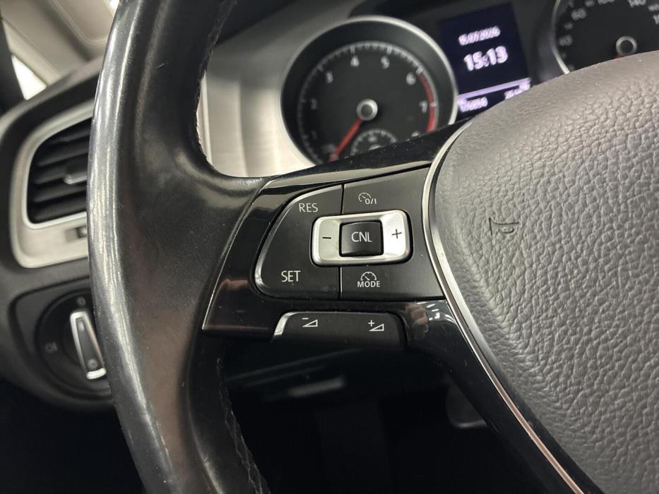 VOLKSWAGEN Golf 2016